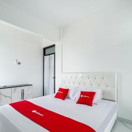 RedDoorz Syariah near Sukabumi City Station 2，位于苏加武眉的酒店