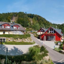 Rodinný resort UKO，位于贝德日霍夫的酒店