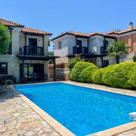 Villa Posidi with Private Pool and Sea View，位于波塞蒂的酒店
