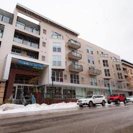 CozySuites Mill District,位于明尼阿波利斯的酒店