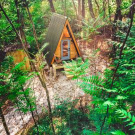Charming A-Frame Couples Retreat Cozy and Private，位于Rockbridge的酒店