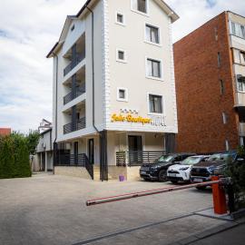 Jolie Boutique Hotel，位于克拉约瓦的酒店