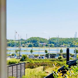 Maritim udsigt, afslapning og hygge，位于霍伊斯莱乌的酒店