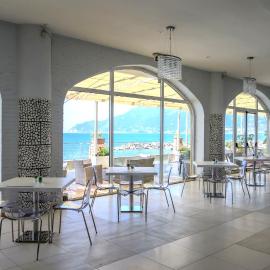 Hotel Centro Congressi Polo Nautico，位于萨莱诺的酒店