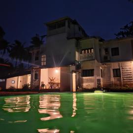 La Petite Boutique Hotel with Pool Near Beach and Airport,位于波戈马洛的酒店