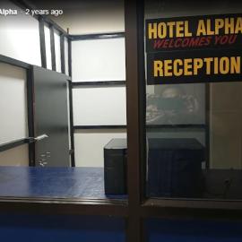 Hotel Alpha，位于Imphal International Airport的酒店