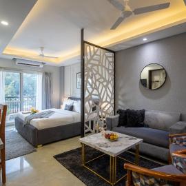 BedChambers Luxurious Aparthotel Near Medicity，位于古尔冈的酒店