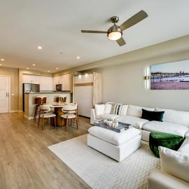 Steps to the Sand! Luxury Oceanside Pier Condo