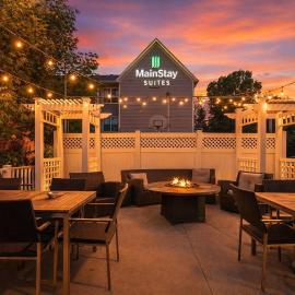 MainStay Suites Appleton Airport - Fox River Mall Area，位于阿普尔顿的酒店