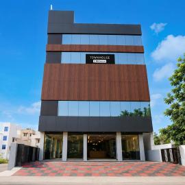Super Collection O Vedayapalem Railway Station Formerly Grand Luxury Rooms，位于内洛尔的酒店