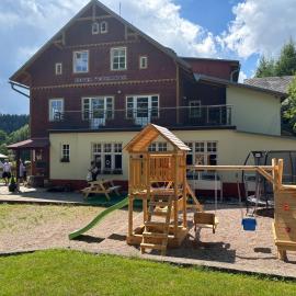 Hotel Večernice，位于扬斯凯拉兹涅的酒店