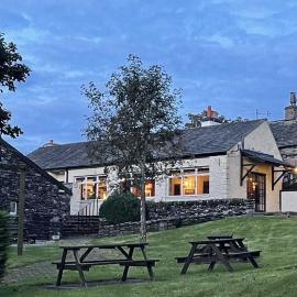 Cross Keys Inn，位于彭里斯的酒店