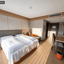 Hotel MUSE,位于圣珀尔滕的酒店