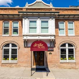 St. Elmo Hotel，位于乌雷的酒店