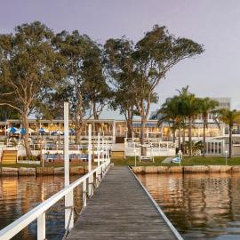 The Beachcomber Hotel & Resort，位于图克雷的酒店
