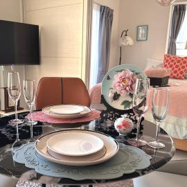 SunSea Okinawa Stunning Ocean View 2BR Sleeps 6 20 min from Airport 3 min to Shopping Mall，位于浦添的酒店