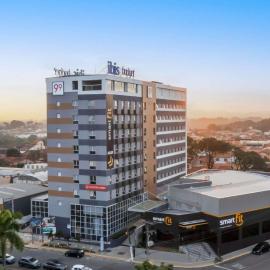 ibis budget Pindamonhangaba，位于平达莫尼扬加巴的酒店