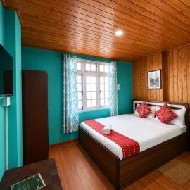 Hotel Pinecrest Inn Darjeeling With Mountain View Room And Parking - Restaurant Facility