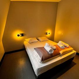 Brxxl 5 City Centre Hostel，位于布鲁塞尔的酒店