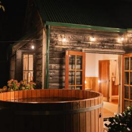 Vineyard Cottages - Kumeu，位于Waimauku的酒店