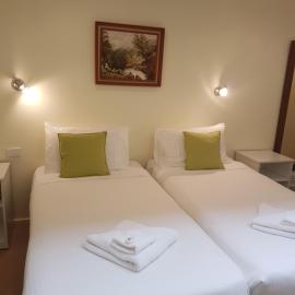Getaway Inn Boutique Guest house，位于努尔卡巴的酒店