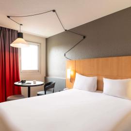 ibis Cergy Pontoise Le Port，位于塞尔吉的酒店