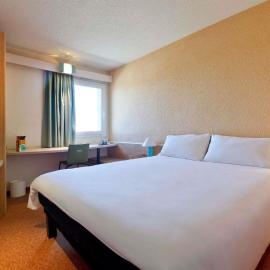 Hotel ibis Porto Sul Europarque，位于圣玛丽亚大德费拉的酒店