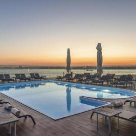 DoubleTree By Hilton Istanbul - Moda，位于伊斯坦布尔的酒店