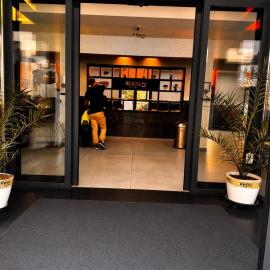 Brxxl 5 City Centre Hostel，位于布鲁塞尔的酒店