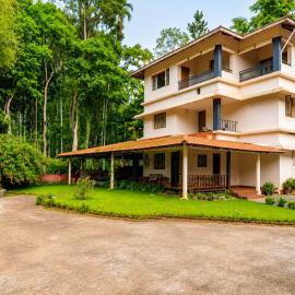 Enteveedu Homestay，位于Panamaram的酒店
