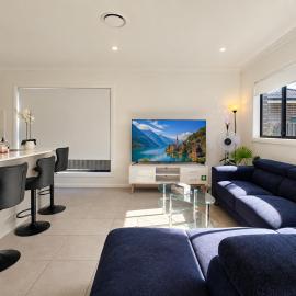 Relaxing Two-Level Retreat in Austral, NSW，位于Austral的酒店