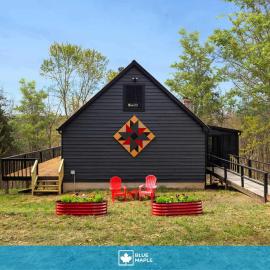 Cozy cabin w grill deck & game room，位于Mathias的酒店