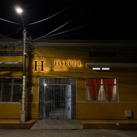 Hotel Marios，位于埃斯皮纳尔的酒店