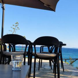 SEA La Vie Seafront Apartment, Kalogria Beach，位于卡洛吉亚的酒店