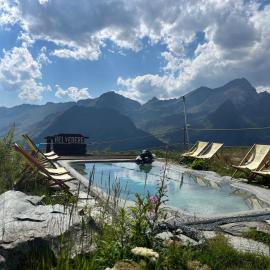 Rifugio Baita Belvedere，位于尚波吕克的酒店