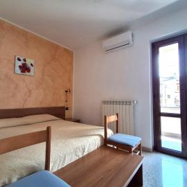 Hotel Edelweiss，位于Laino Borgo的酒店