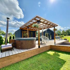 Rātes Krasti - PĒRLE- holiday house with sauna and lakeview，位于Lejasciems的酒店