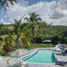 Finca Hotel Campestre Salitre Villeta，位于比列塔的酒店