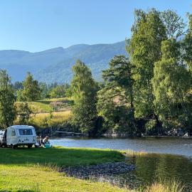 Sanda Camping og Hytteutleie，位于Øvrebø的酒店