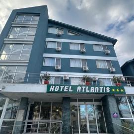 Hotel Atlantis，位于图尔恰的酒店