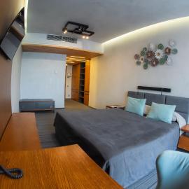 MOJO HALL Hotel，位于卢茨克的酒店