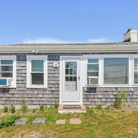 Beach Home With Beautiful Ocean Views，位于丹尼斯的酒店