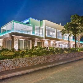 Perla Saracena Hotel & Restaurant,位于萨尔维的酒店