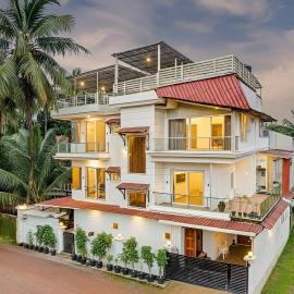 StayVista at Casa Clarence with Pool and Jacuzzi Villa，位于尼禄的酒店