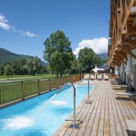 Mercure Peyragudes Loudenvielle Pyrénées，位于卢登维耶尔的酒店