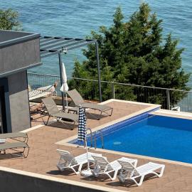 Atrium Demirkaya Çarşı Evleri，位于乔尔卢的酒店