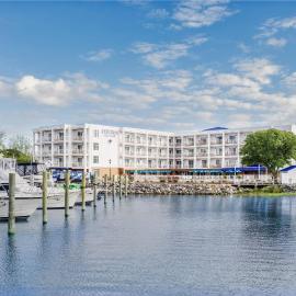 Compass Hotel Beaufort by Margaritaville,位于Beaufort的酒店