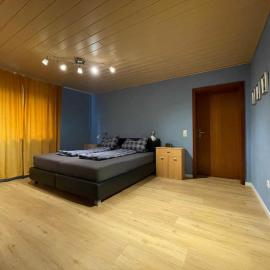 Gästehaus Nonno Weyher - Apartments mit Self Check-In, kostenlosem Parkplatz und Sonnenterrasse，位于Weyher的酒店
