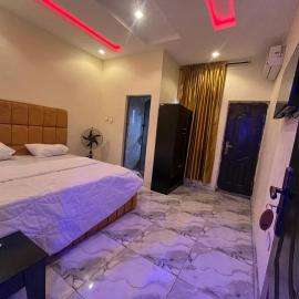 Etsuko hotel and suites world city,位于Atan的酒店