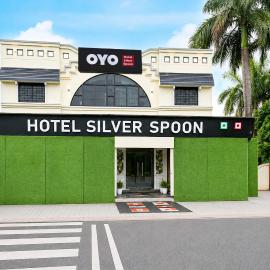 SPOT ON Hotel Silver Spoon，位于Dhule的酒店